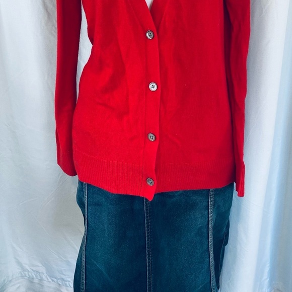 Gap design and crafted red cardigan sweater. Beautifully done. - Picture 6 of 12